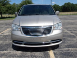 Used 2014 Chrysler Town & Country Touring w/ Driver Convenience Group image 3
