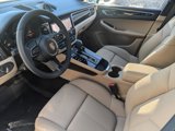 Certified 2025 Porsche Macan image 4