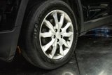 Used 2018 Jeep Cherokee Limited image 3