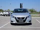 Used 2020 Nissan Versa SV image 2