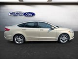 Used 2017 Ford Fusion SE image 6