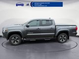 Used 2016 Toyota Tacoma TRD Sport image 2