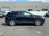 Used 2022 GMC Terrain SLE w/ Driver Convenience Package image 2