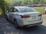 Used 2022 Nissan Versa SV image 3