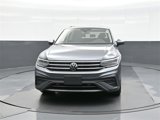 Certified 2022 Volkswagen Tiguan SE w/ Panoramic Sunroof Package image 2