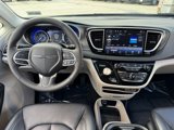 Used 2024 Chrysler Pacifica Touring-L image 4