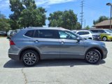 Used 2022 Volkswagen Tiguan SE image 3