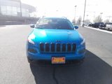 Used 2018 Jeep Cherokee Limited w/ Technology Group image 2