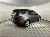 Used 2017 Land Rover Discovery SE image 4