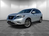 Used 2015 Nissan Pathfinder SV image 2