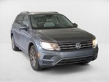 Used 2018 Volkswagen Tiguan SE w/ Panoramic Sunroof Package image 3