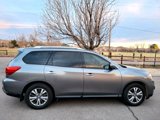 Used 2018 Nissan Pathfinder S image 2