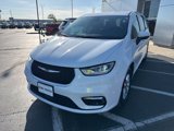 Used 2023 Chrysler Pacifica Touring-L image 2