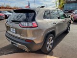 Used 2019 Jeep Cherokee Limited w/ Luxury Group image 4