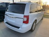 Used 2014 Chrysler Town & Country Touring image 3