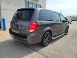 Used 2016 Dodge Grand Caravan SE image 5