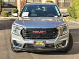 Used 2024 GMC Terrain SLE image 3