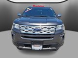 Used 2018 Ford Explorer XLT image 2