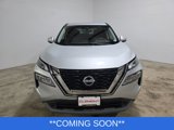 Used 2022 Nissan Rogue SV image 2