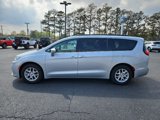 Used 2022 Chrysler Pacifica Touring-L image 6