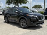Used 2023 Nissan Rogue S image 2