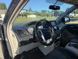 Used 2016 Chrysler Town & Country Touring image 2