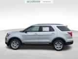 Used 2019 Ford Explorer XLT image 2