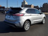Used 2022 Ford Edge SEL image 2
