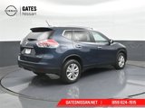 Used 2016 Nissan Rogue SV image 2