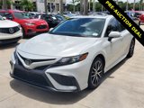 Used 2023 Toyota Camry SE image 3