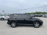 Used 2017 Toyota RAV4 LE image 4