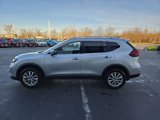 Used 2018 Nissan Rogue SV image 5