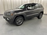 Used 2017 Jeep Grand Cherokee Limited w/ Luxury Group II image 2