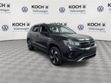 Used 2024 Volkswagen Taos SE image 2