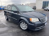 Used 2014 Chrysler Town & Country Touring image 2