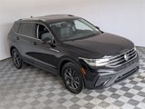 Used 2022 Volkswagen Tiguan SE image 2