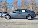 New 2025 Hyundai Elantra SE image 4