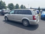 Used 2014 Chrysler Town & Country Touring image 4