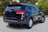 Used 2017 Kia Sorento LX w/ LX Convenience Package image 2