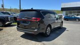 Used 2023 Chrysler Pacifica Touring-L image 4