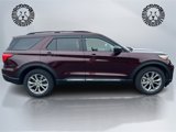 Used 2022 Ford Explorer XLT w/ Equipment Group 202A image 4