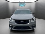 Used 2022 Chrysler Pacifica Touring-L image 3