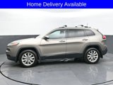 Used 2017 Jeep Cherokee Limited image 2