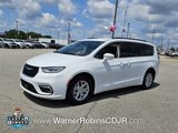 Used 2022 Chrysler Pacifica Touring-L image 3