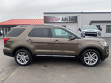 Used 2016 Ford Explorer XLT image 2