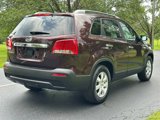 Used 2012 Kia Sorento LX w/ Third Row Pkg image 6