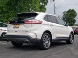 Used 2019 Ford Edge Titanium image 3