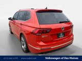 Used 2018 Volkswagen Tiguan SEL w/ R-Line Package image 4