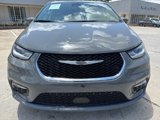 Used 2022 Chrysler Pacifica Touring-L image 3
