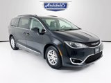Used 2020 Chrysler Pacifica Touring-L image 1
